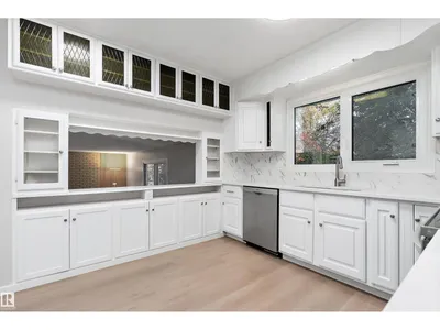 10928 34A AV NW photo 17