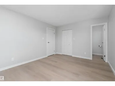 10928 34A AV NW photo 34