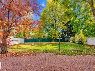 10928 34A AV NW photo 52