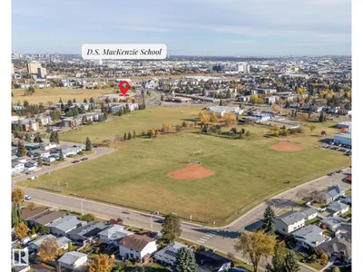 10928 34A AV NW photo 69