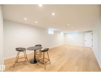 16136 109A AV NW photo 37