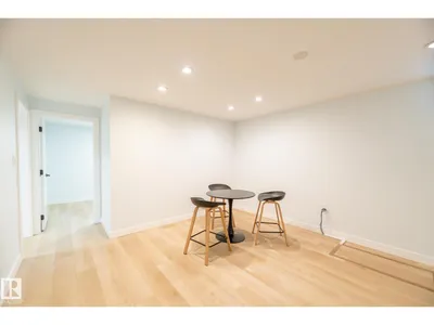 16136 109A AV NW photo 41
