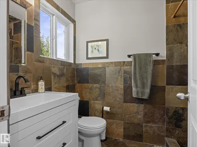 6804 94A AV NW photo 17