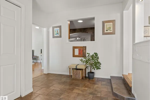 6804 94A AV NW photo 3