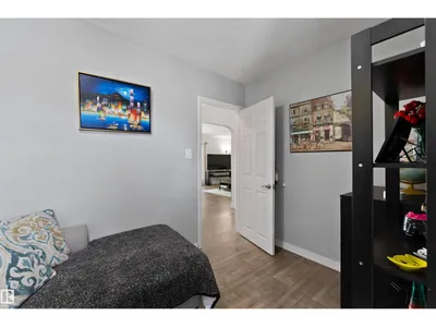 10994 135 ST NW photo 14