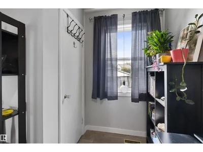 10994 135 ST NW photo 15