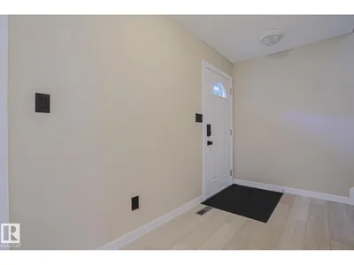 8 Erinwoods PL photo 17