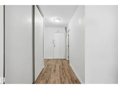 #205 10175 114 ST NW photo 9