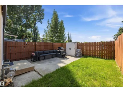 14207 23 ST NW photo 37