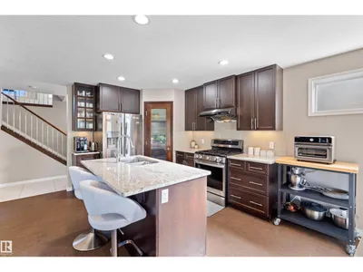 22 NORTON AV photo 4