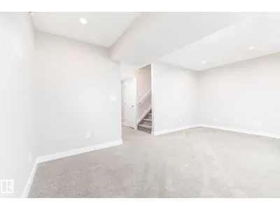 50 VIVIAN WY photo 28