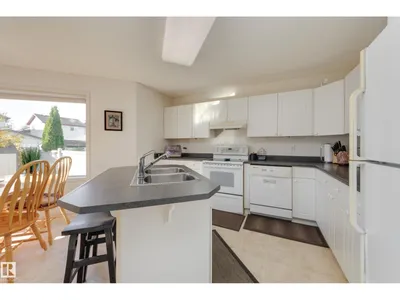 553 GLENWRIGHT CR NW photo 12