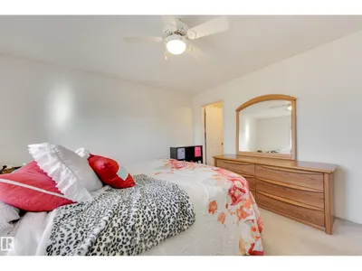 553 GLENWRIGHT CR NW photo 22