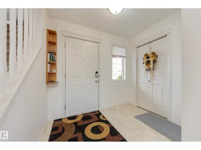 553 GLENWRIGHT CR NW photo 4