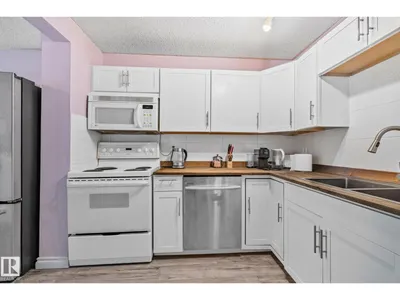 41 AKINSDALE GD photo 18