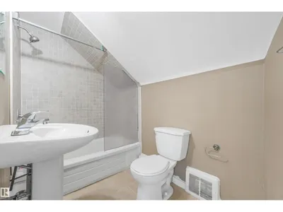 12130 95A ST NW photo 17