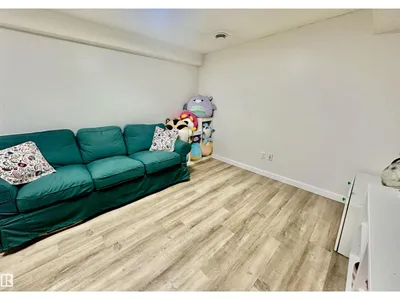 4723 105 ST NW photo 35