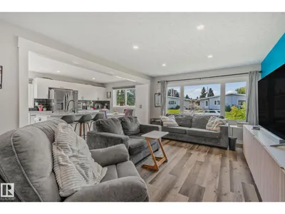 4723 105 ST NW photo 10