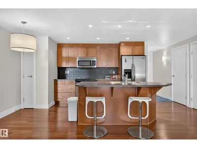 #505 11933 JASPER AV NW photo 16