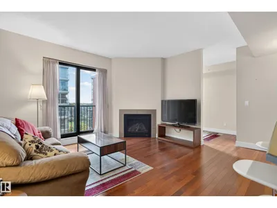 #505 11933 JASPER AV NW photo 9