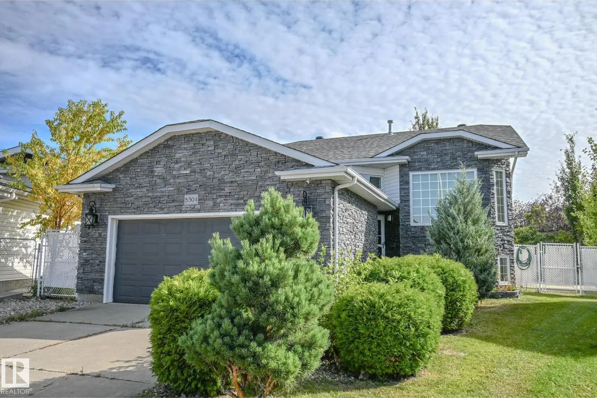 5304 155 AV NW exterior