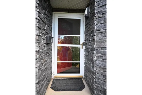 5304 155 AV NW photo 3