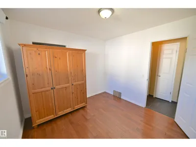 5304 155 AV NW photo 21