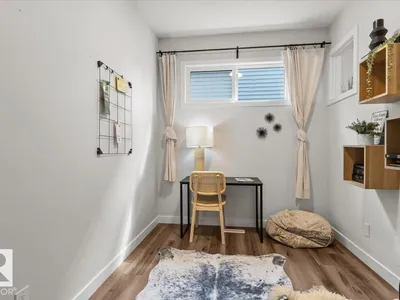 9340 226 ST NW photo 17