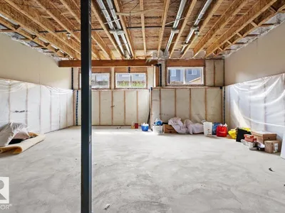 9340 226 ST NW photo 49
