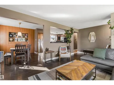 6207 85 AV NW photo 10