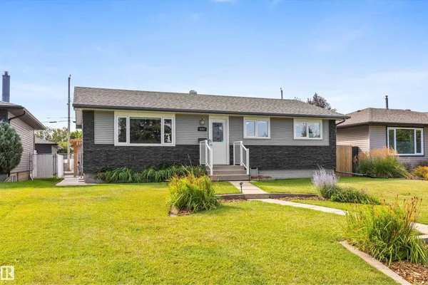 6207 85 AV NW photo 2