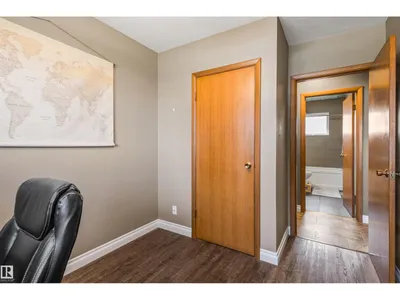 6207 85 AV NW photo 27