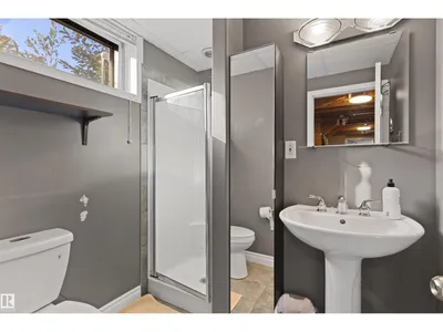 6207 85 AV NW photo 31
