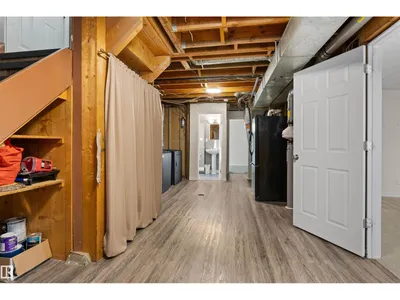 6207 85 AV NW photo 38