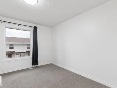 10475 24 AV NW photo 17