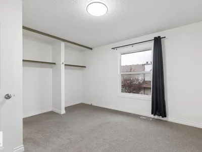 10475 24 AV NW photo 18