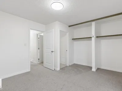 10475 24 AV NW photo 19