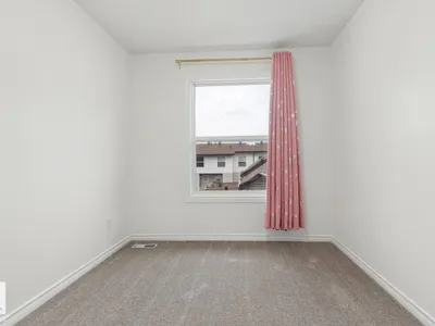 10475 24 AV NW photo 23