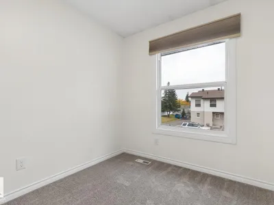 10475 24 AV NW photo 24