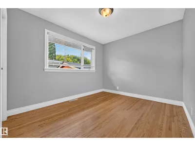 10224 82 ST NW photo 28