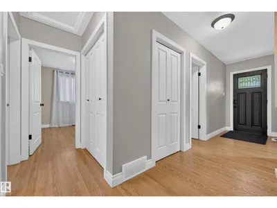10224 82 ST NW photo 7