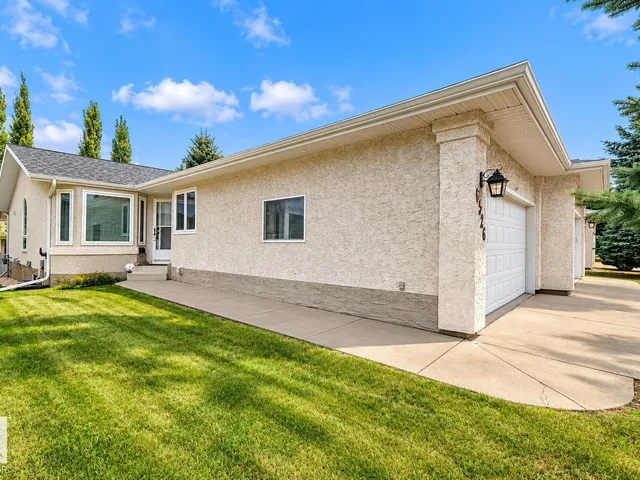 6526 158 AV NW, Edmonton