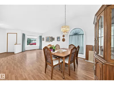6526 158 AV NW photo 17