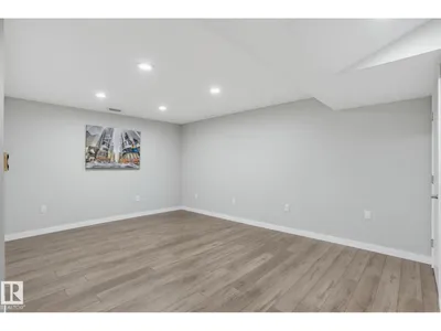 6117 176A AV NW photo 18
