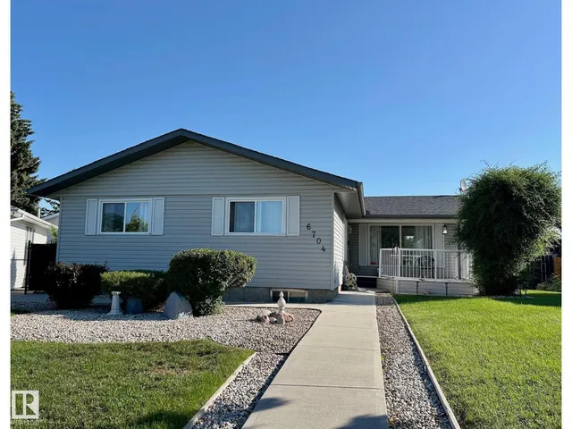 6704 152A AV NW, Edmonton