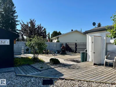 6704 152A AV NW photo 29