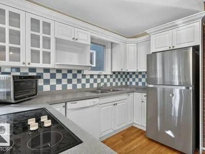 9742 88 AV NW photo 13