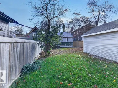 9742 88 AV NW photo 45