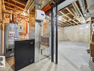 7627 181 AV NW photo 30