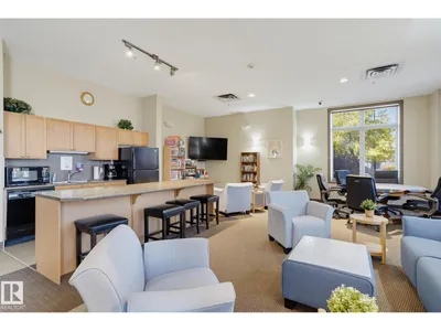 #425 160 Magrath RD NW NW photo 37
